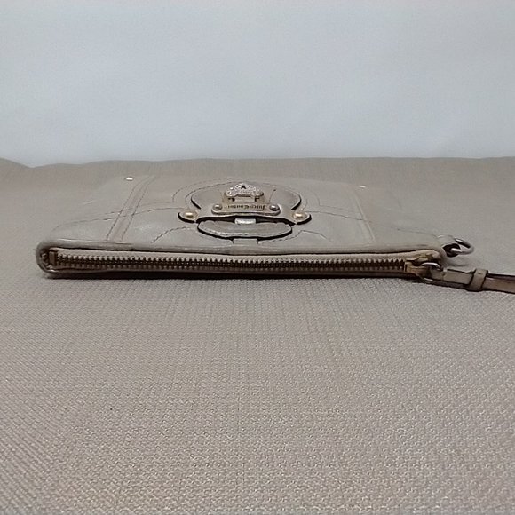 JUICY COUTURE GOLD LEATHER COSMETIC BAG - Picture 4 of 10